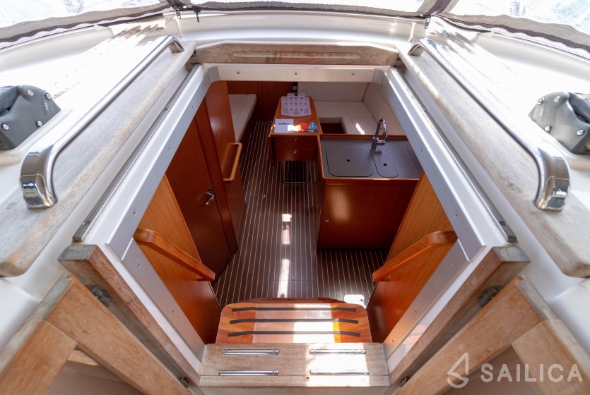 Bavaria Cruiser 37 - Yacht Charter Sailica