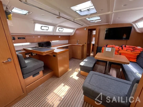 Bavaria 51 Cruiser - Yacht Charter Sailica