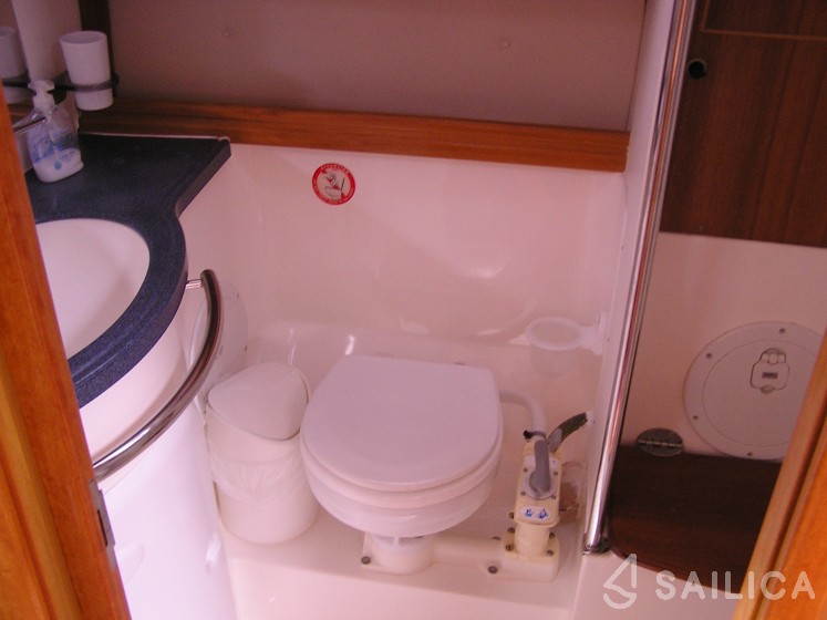 Bavaria 39 Cruiser - Yacht Charter Sailica
