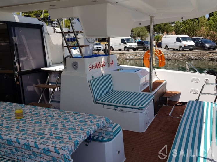 Astréa 42 - Yacht Charter Sailica