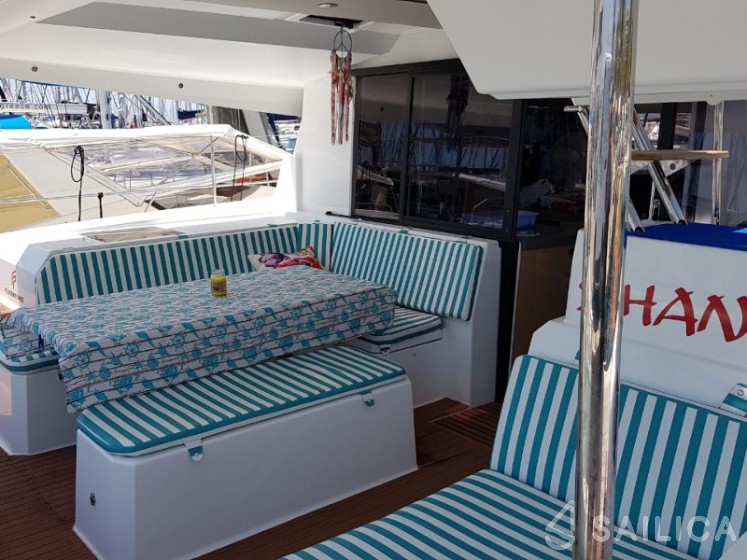 Astréa 42 - Yacht Charter Sailica