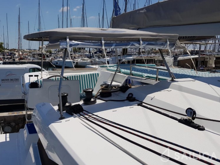 Astréa 42 - Yacht Charter Sailica