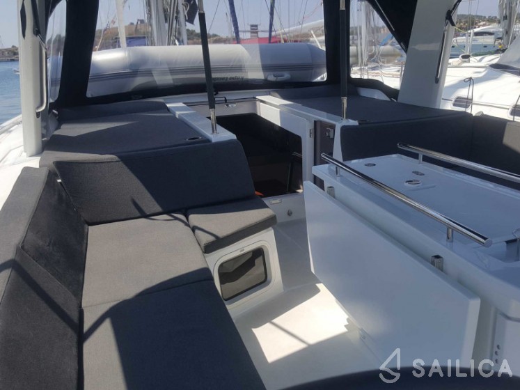 Oceanis 51.1 - Yacht Charter Sailica