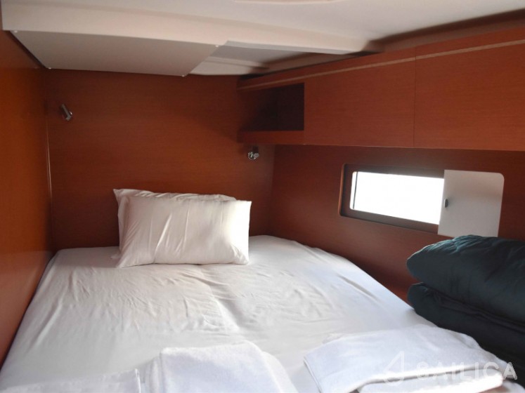 Oceanis 51.1 - Yacht Charter Sailica