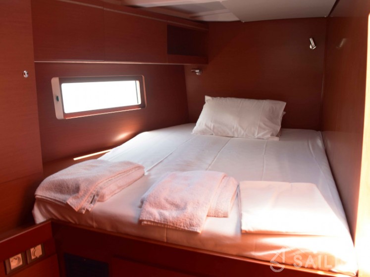 Oceanis 51.1 - Yacht Charter Sailica