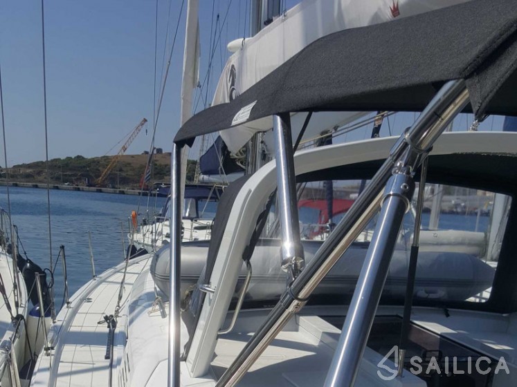 Oceanis 51.1 - Yacht Charter Sailica