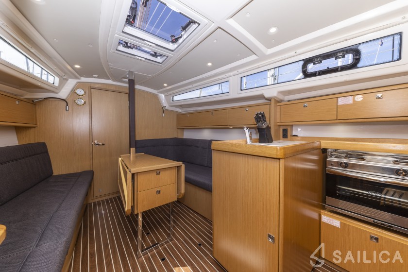Bavaria Cruiser 34 Style - Yacht Charter Sailica