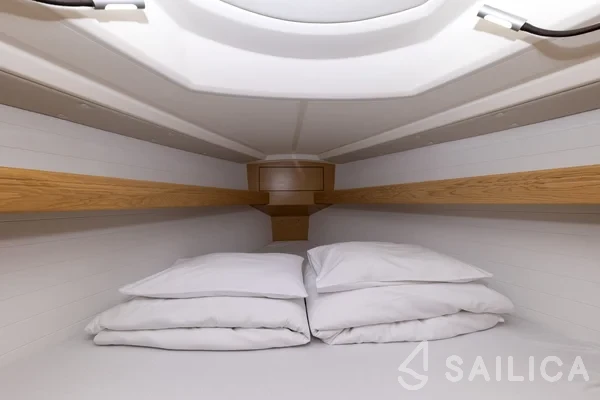 Bavaria Cruiser 34 Style - Yacht Charter Sailica