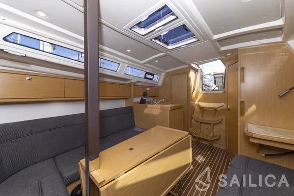 Bavaria Cruiser 34 Style - Yacht Charter Sailica