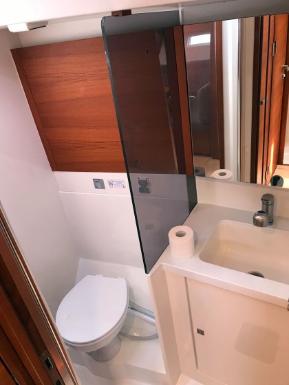 More 55 - Yacht Charter Sailica