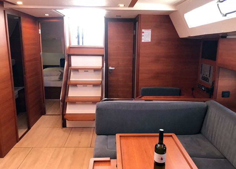 More 55 - Yacht Charter Sailica