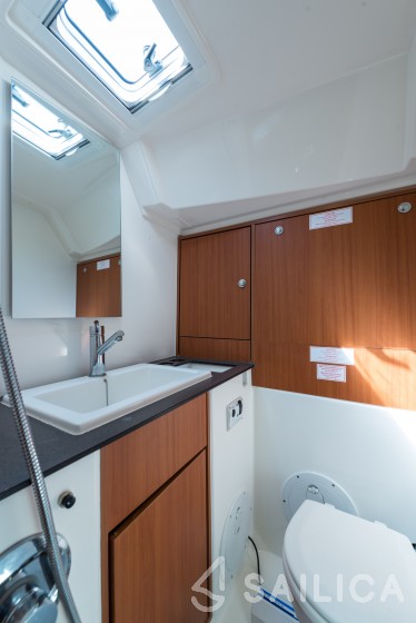 Bavaria 40 Cruiser - Yacht Charter Sailica