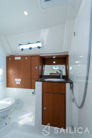 Bavaria 40 Cruiser - Yacht Charter Sailica