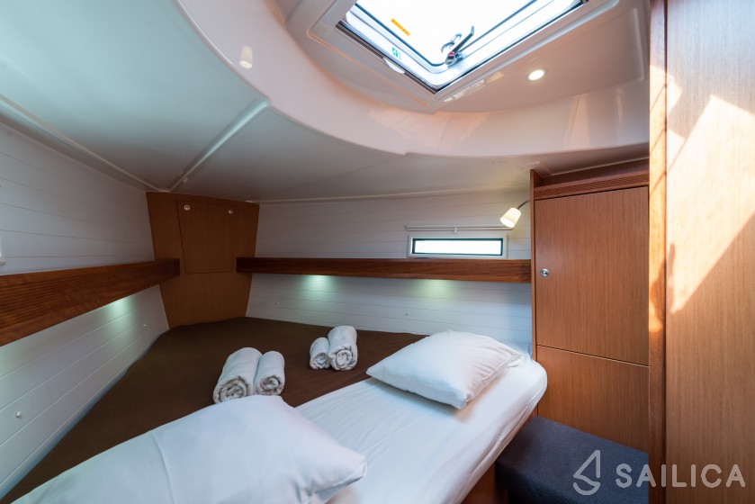 Bavaria 40 Cruiser - Yacht Charter Sailica