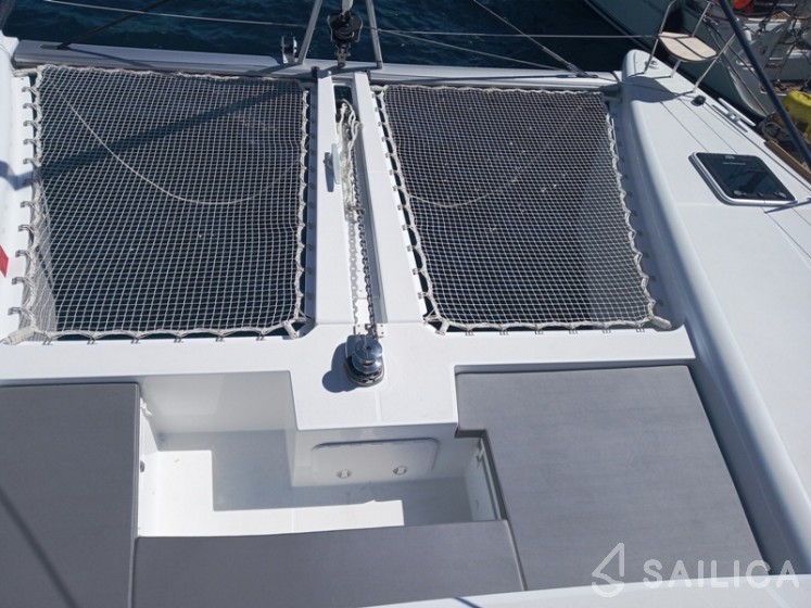 Lagoon 450  Flybridge - Yacht Charter Sailica