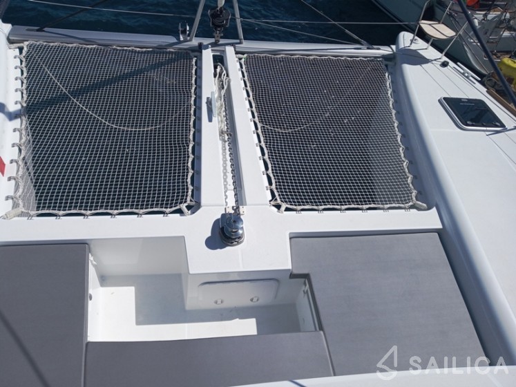 Lagoon 450  Flybridge - Yacht Charter Sailica
