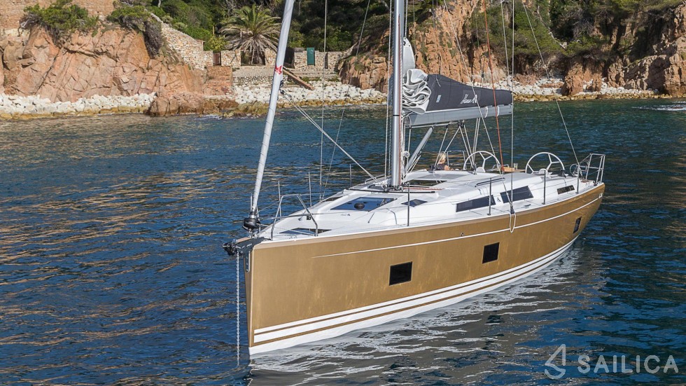 Hanse 418 - Yacht Charter Sailica