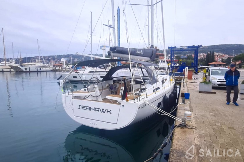 Hanse 418 - Yacht Charter Sailica