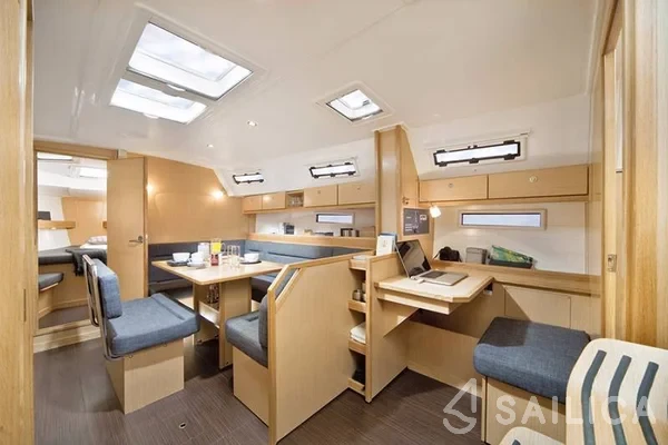 Bavaria 40 Cruiser - Yacht Charter Sailica