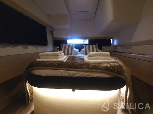 Lucia 40 - Yacht Charter Sailica