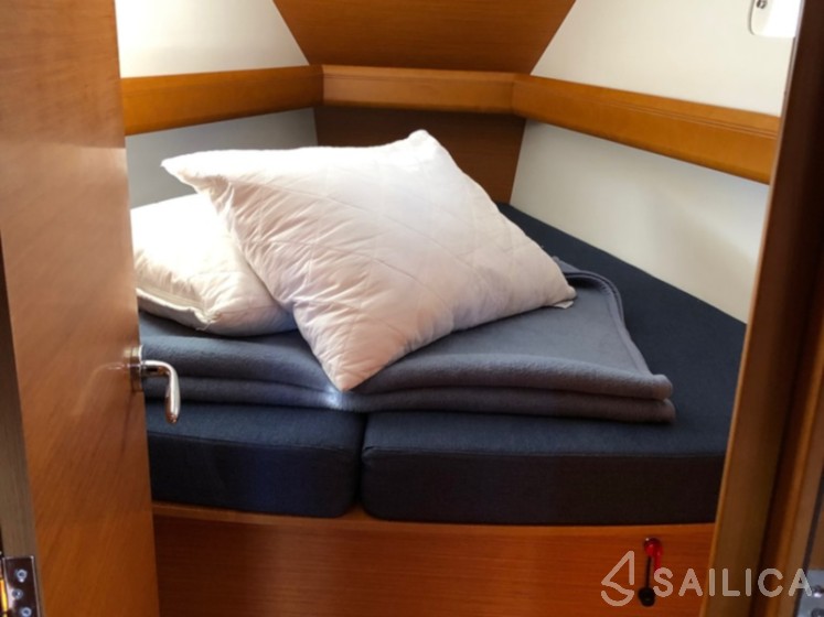 Sun Odyssey 449 - Yacht Charter Sailica