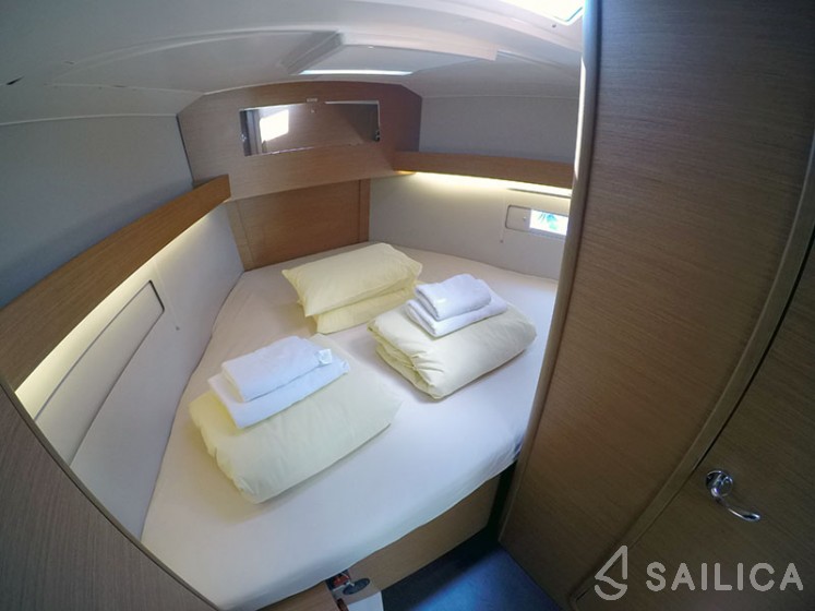 Dufour 390 Grand Large - Yacht Charter Sailica