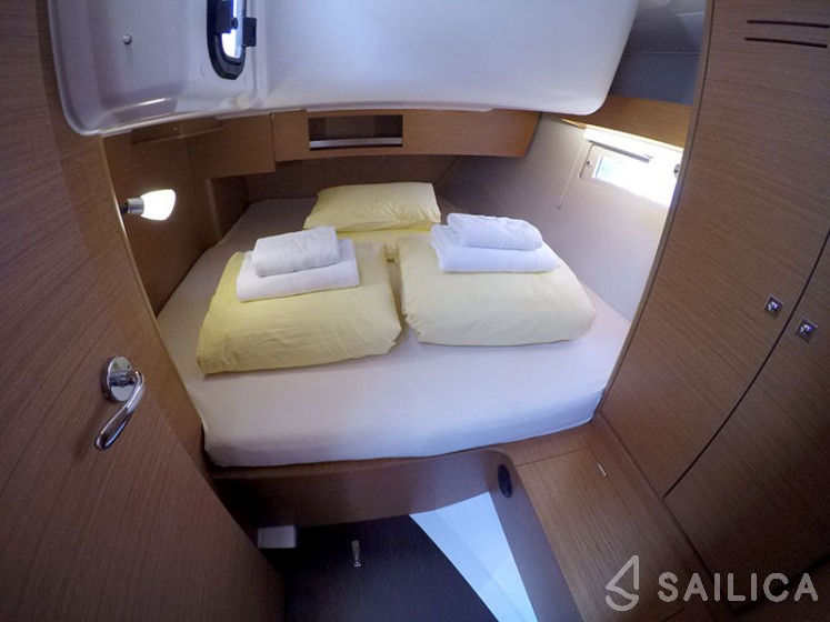 Dufour 390 Grand Large - Yacht Charter Sailica