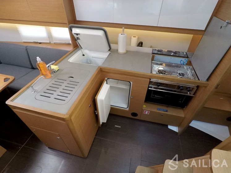 Dufour 390 Grand Large - Yacht Charter Sailica