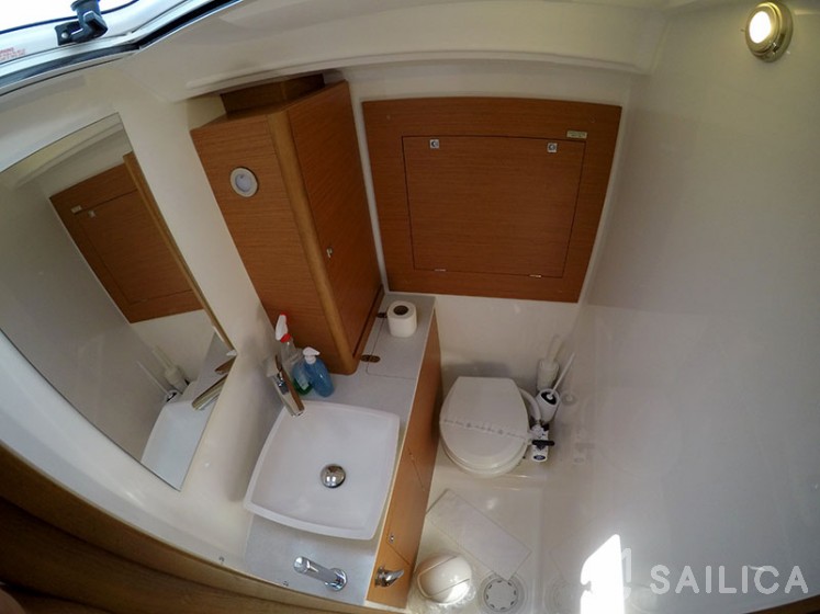 Dufour 390 Grand Large - Yacht Charter Sailica