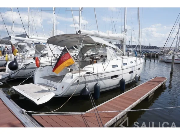 Bavaria 40 Cruiser - Yacht Charter Sailica