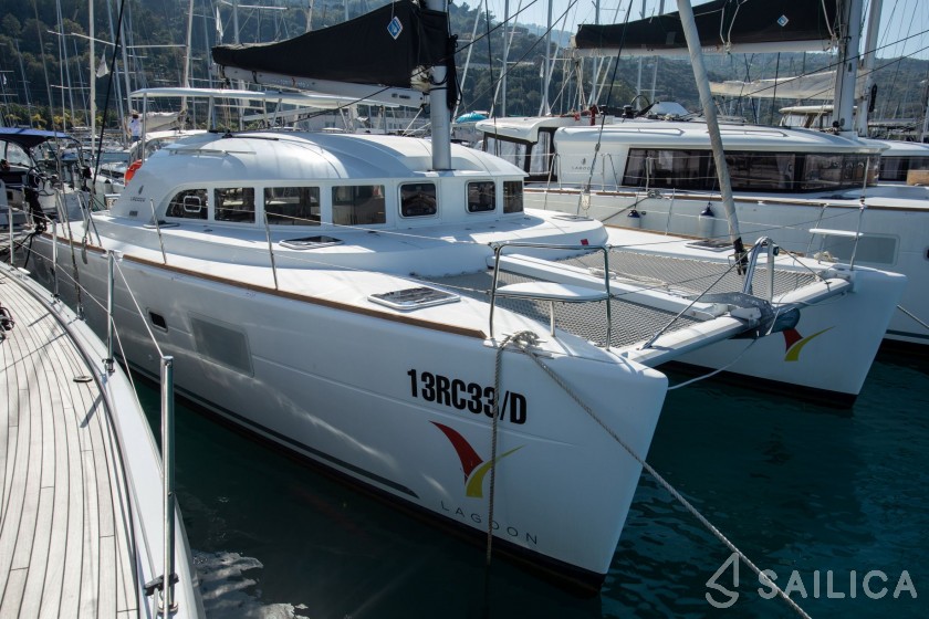 Lagoon 380 - Yacht Charter Sailica