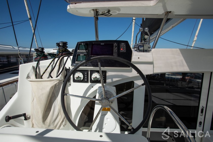 Lagoon 380 - Yacht Charter Sailica
