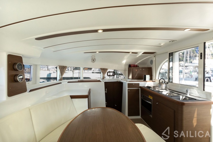 Lagoon 380 - Yacht Charter Sailica
