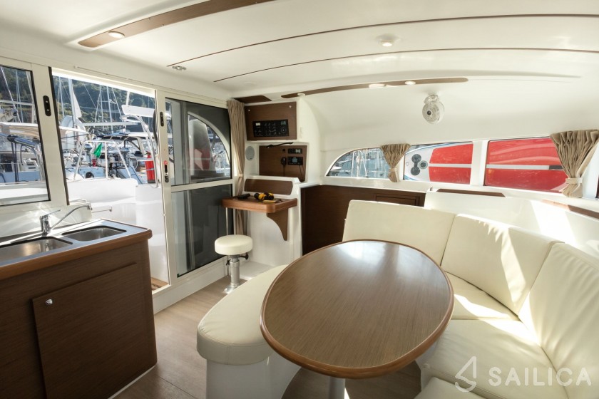 Lagoon 380 - Yacht Charter Sailica