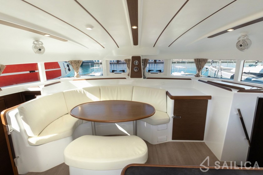 Lagoon 380 - Yacht Charter Sailica