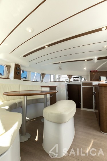 Lagoon 380 - Yacht Charter Sailica
