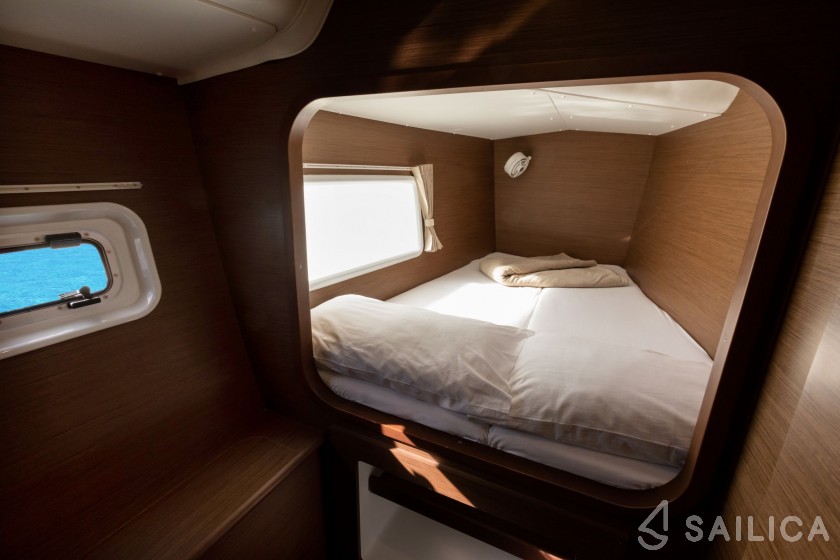 Lagoon 380 - Yacht Charter Sailica