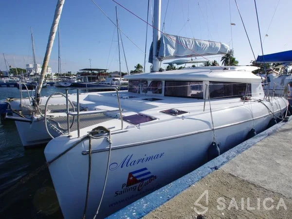 Lagoon 421 - Yacht Charter Sailica