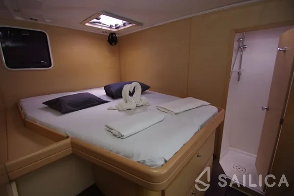 Lagoon 421 - Yacht Charter Sailica