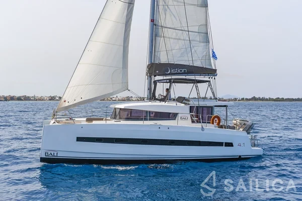 Bali 4.1 - Yacht Charter Sailica