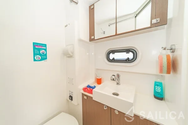 Bali 4.1 - Yacht Charter Sailica