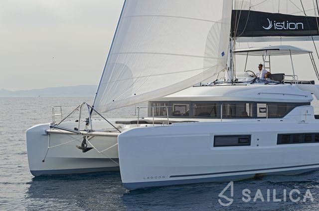 Lagoon 50 - Yacht Charter Sailica