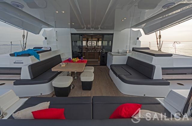 Lagoon 50 - Yacht Charter Sailica