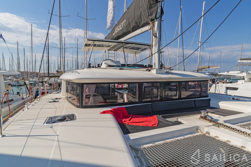 Lagoon 450  Flybridge - Yacht Charter Sailica