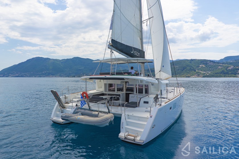 Lagoon 450  Flybridge - Yacht Charter Sailica