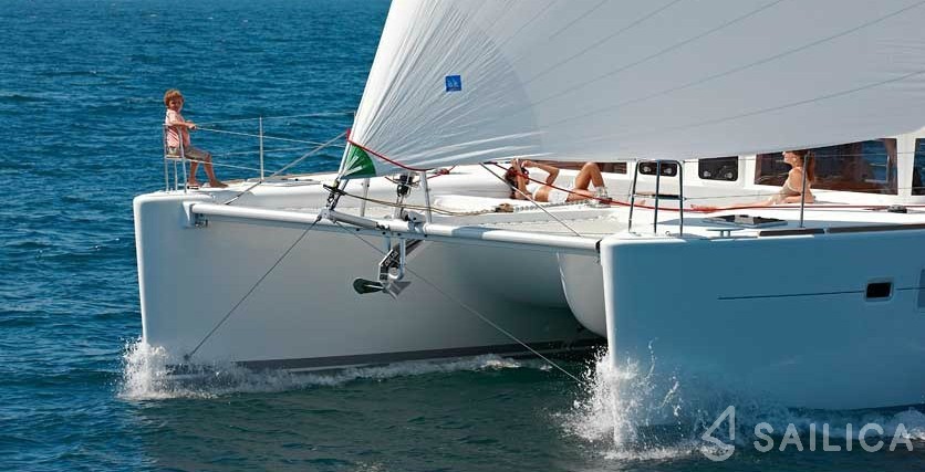 Lagoon 450  Flybridge - Yacht Charter Sailica