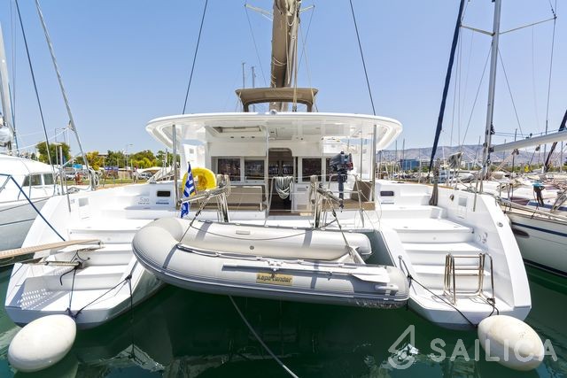 Lagoon 450  Flybridge - Yacht Charter Sailica