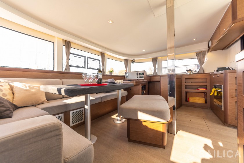 Lagoon 42 - Yacht Charter Sailica