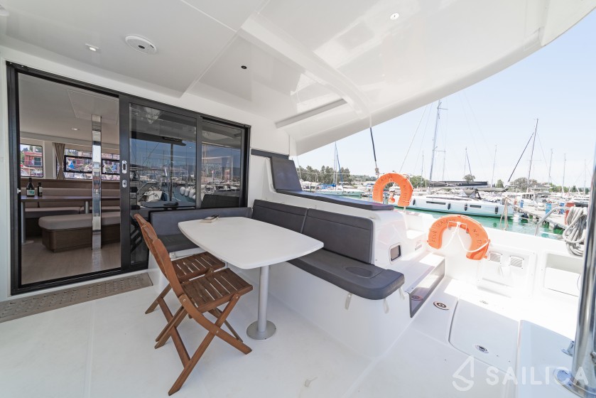 Lagoon 42 - Yacht Charter Sailica