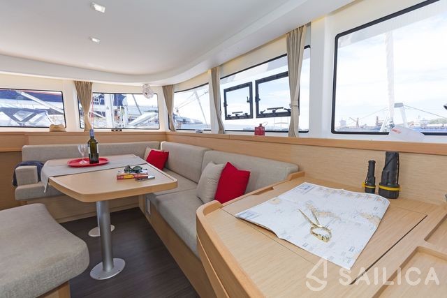 Lagoon 42 - Yacht Charter Sailica